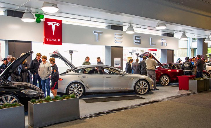 Tesla-Store