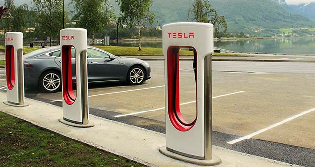 Tesla-Supercharger